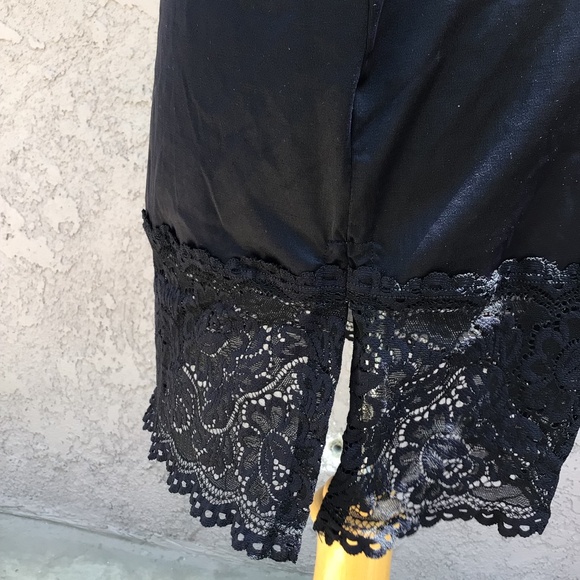 Shapewear/Slip Lot Medium Black and White 3 pcs - Picture 3 of 16